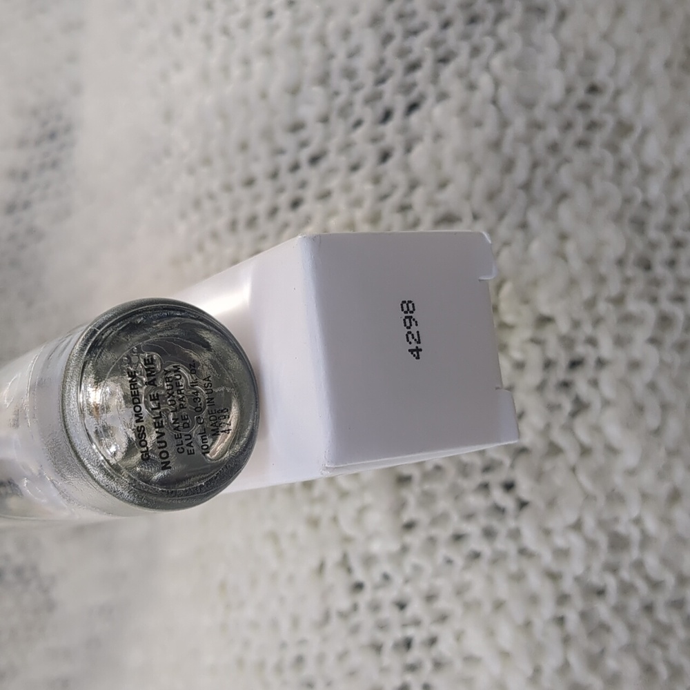 GLOSS MODERNE Nouvelle Ame Travel Spray, 10ml/0.34fl oz - Picture 7 of 10